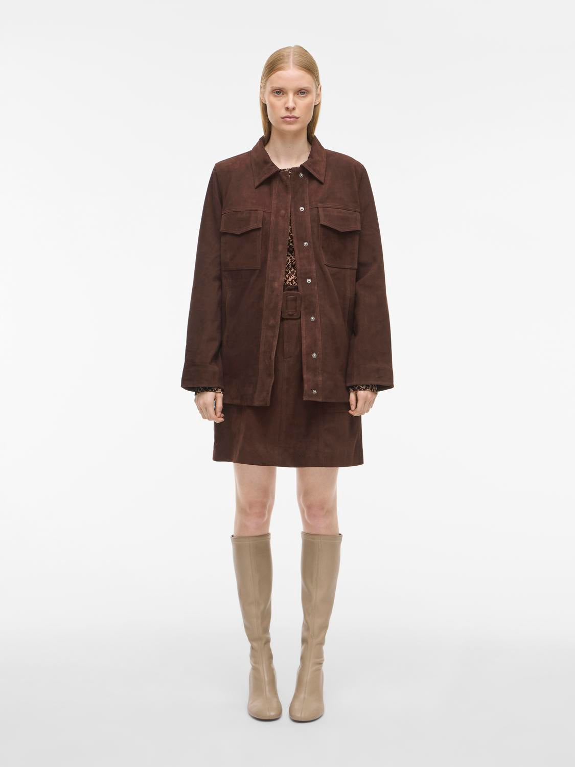 model_shot-front_full